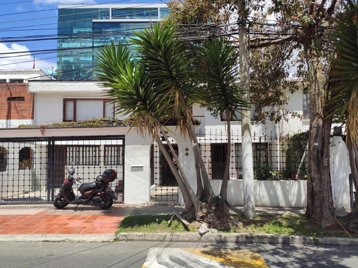 Acogedor Hostal Usaquen La Parada Del Tren Bogota Exterior photo